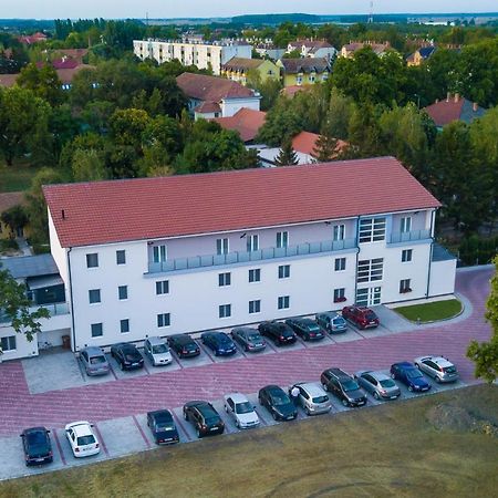 Hotel Szeghalom Exterior foto